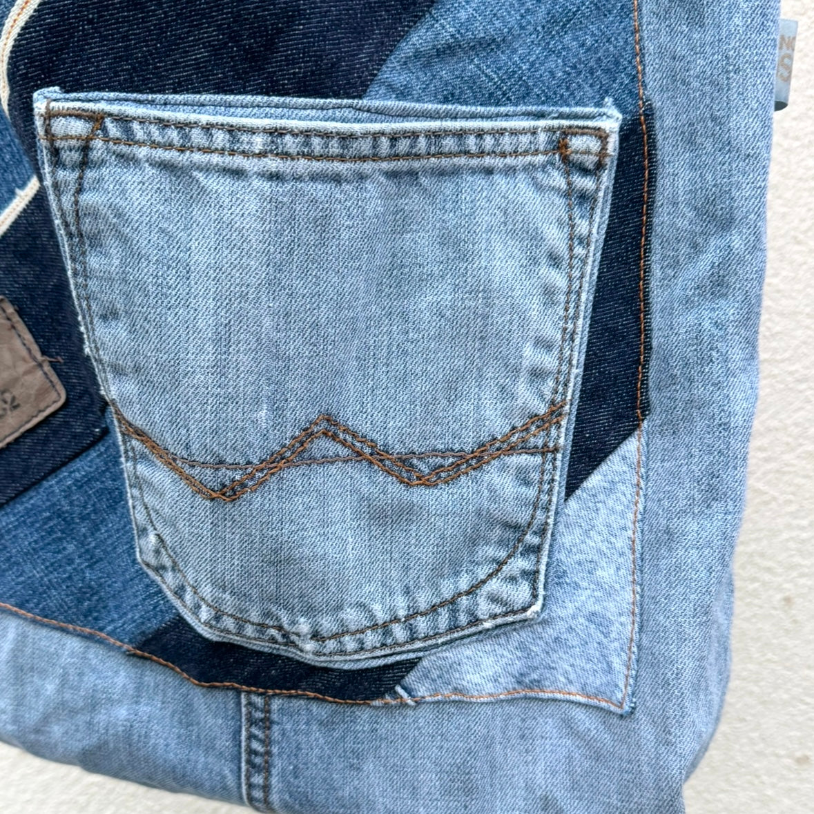 DENIM WRANGLER POCKET TOTE