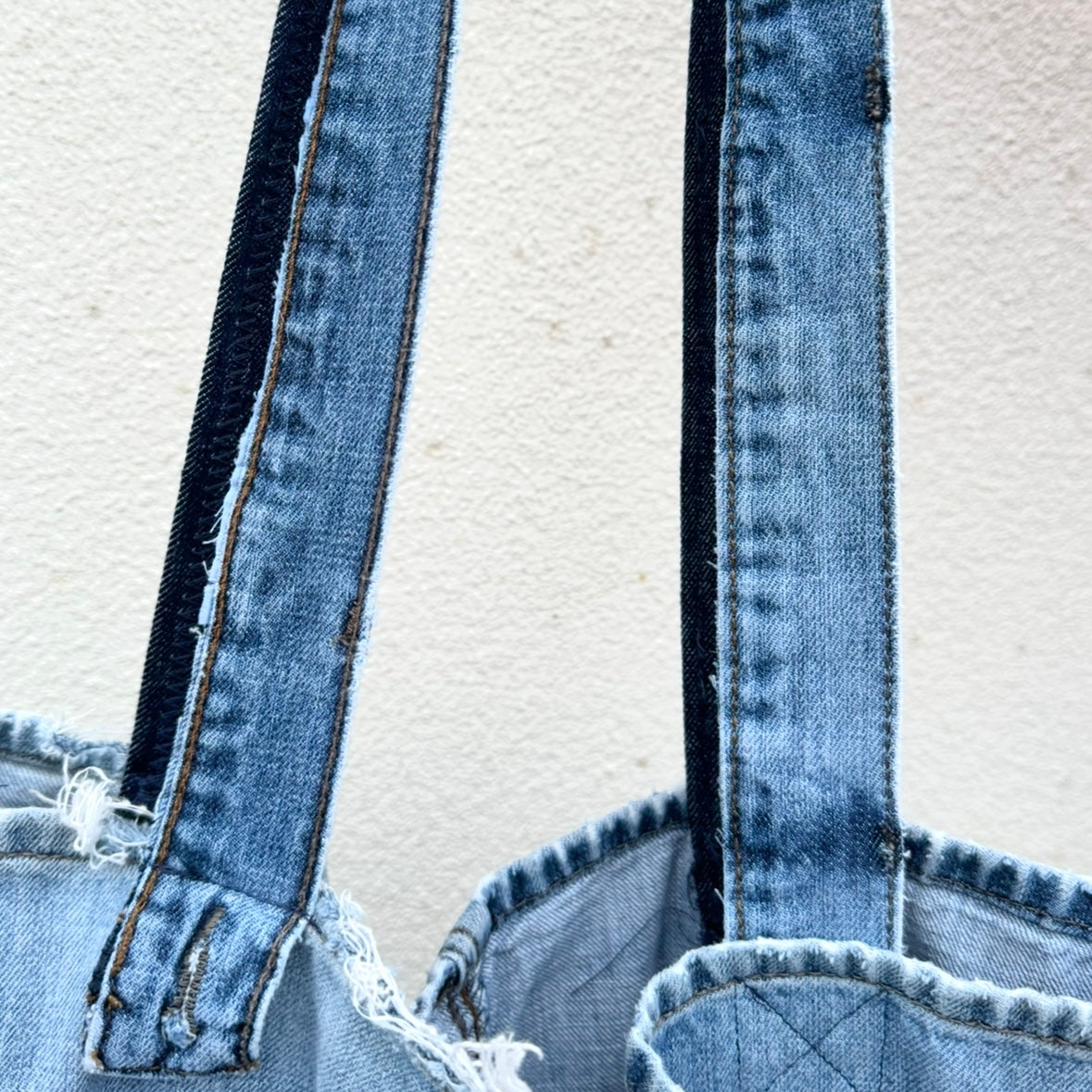 DENIM WRANGLER POCKET TOTE