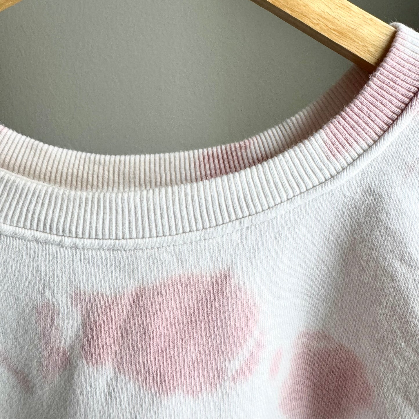 RASPBERRY TRIO TIE DYE CREW NECK
