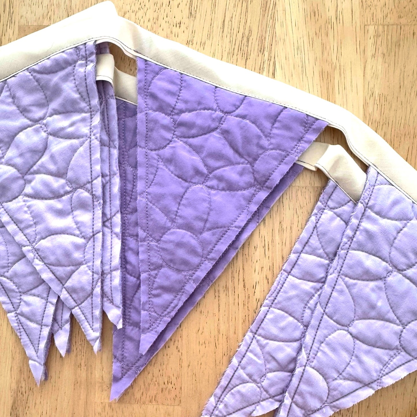 QUILTED DAISY LAV + PURPLE BUNTING
