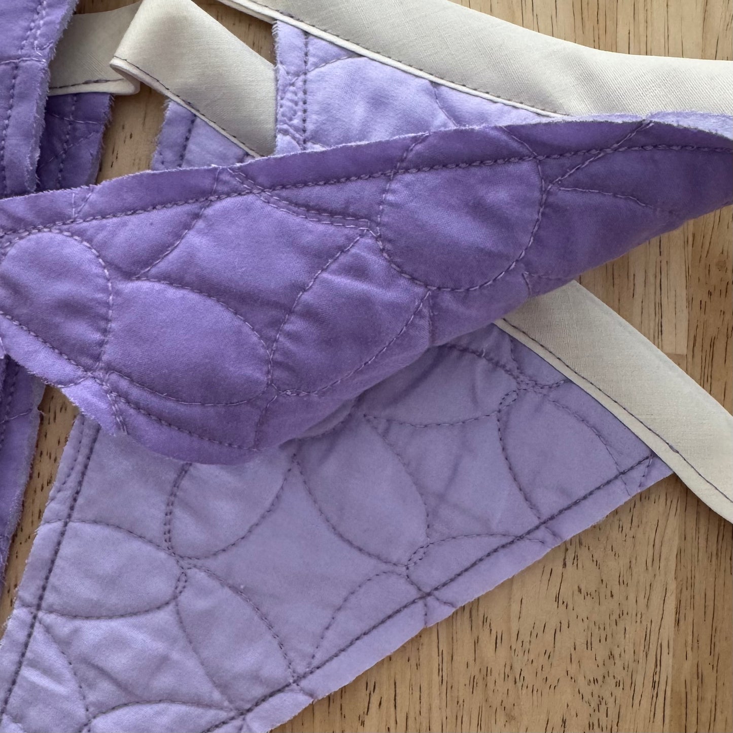 QUILTED DAISY LAV + PURPLE BUNTING