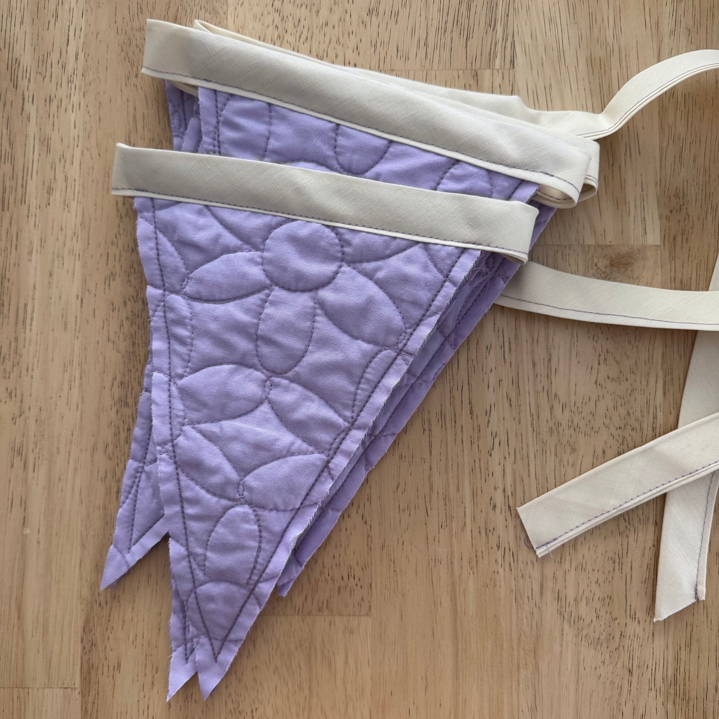 QUILTED DAISY LAV + PURPLE BUNTING