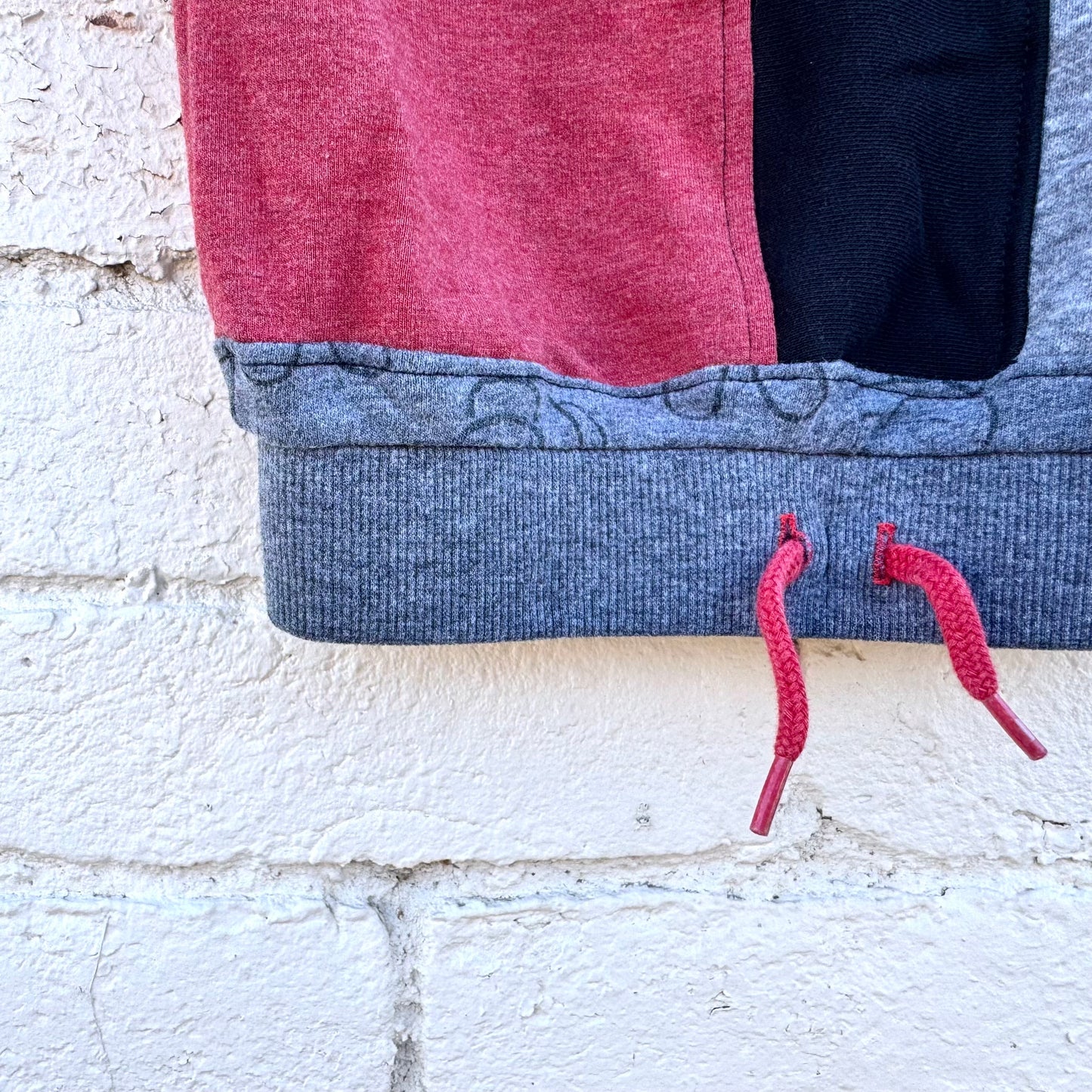 RED + GRAY MICKEY HANDS CREW