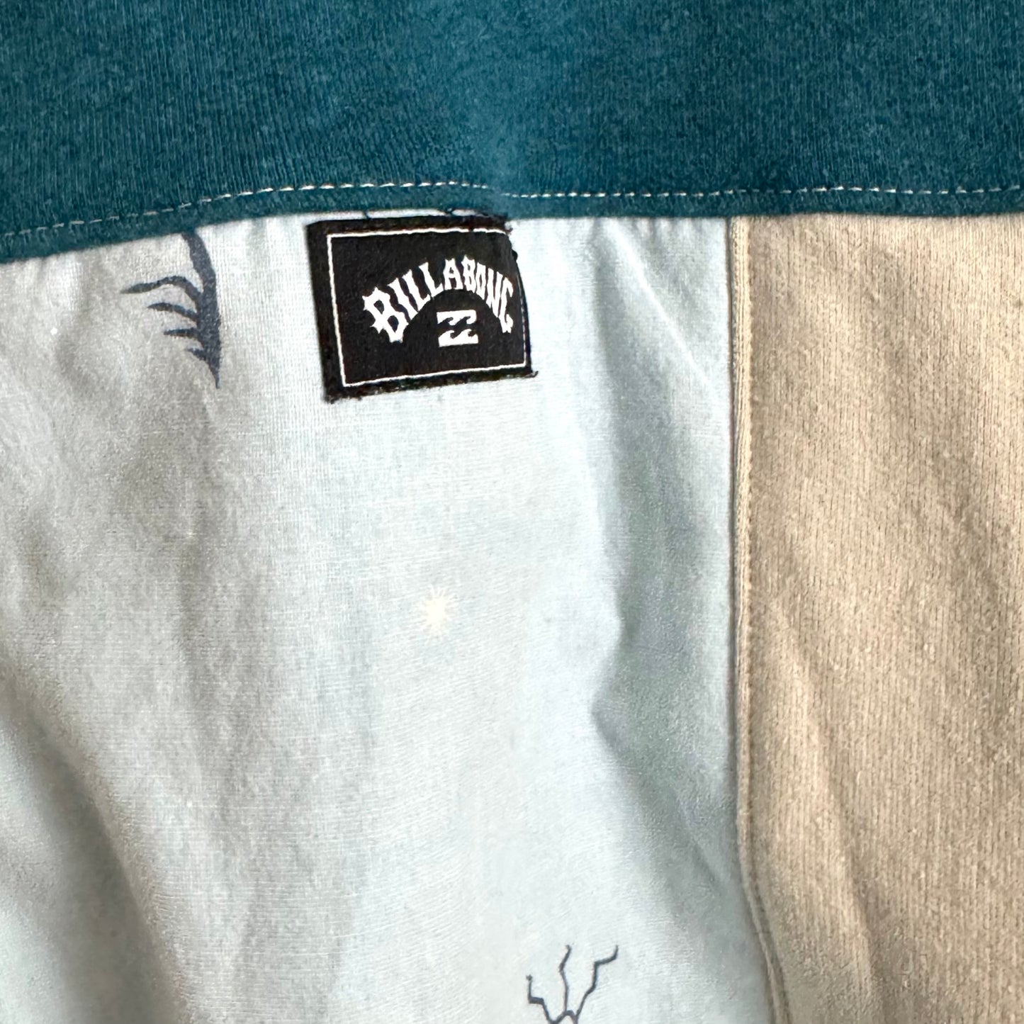 TAN + BLUES BILLABONG CREWNECK