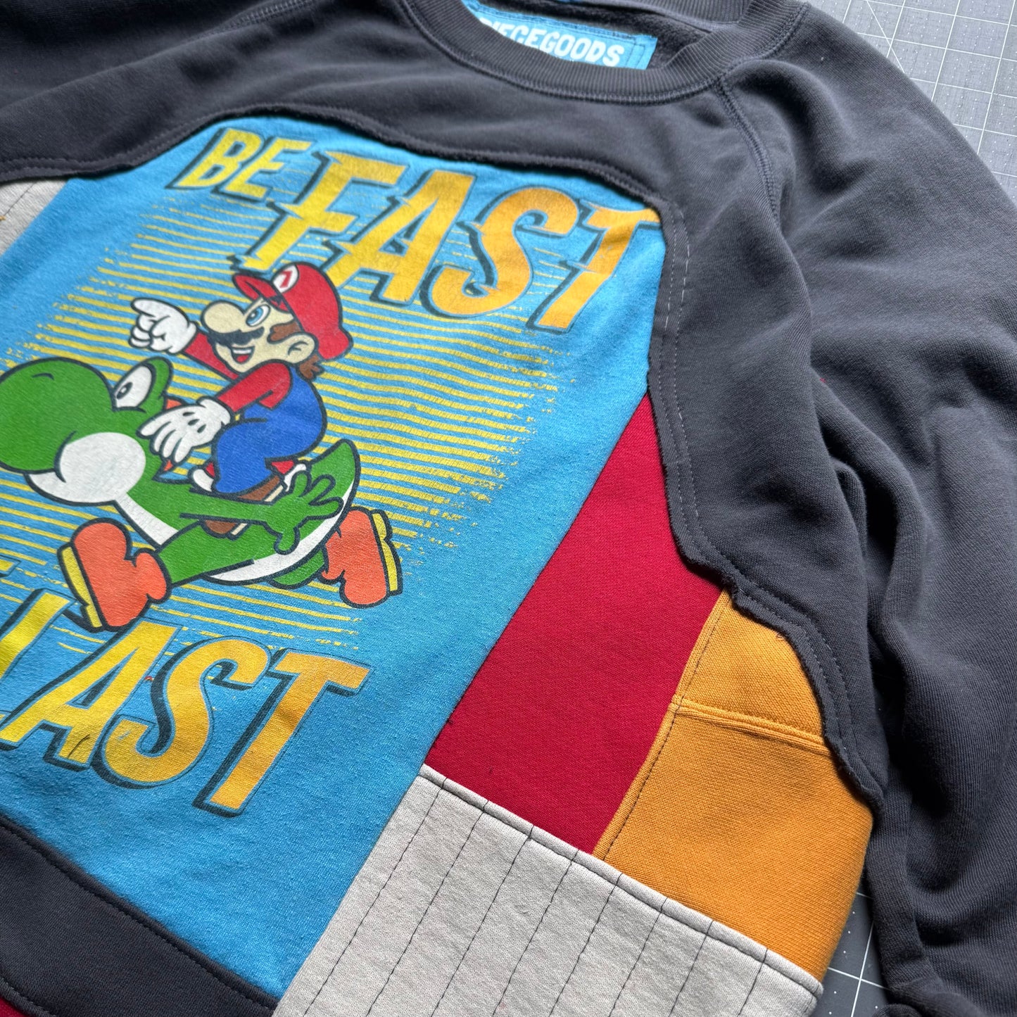 SUPER MARIO COLOR BLOCK CREWNECK