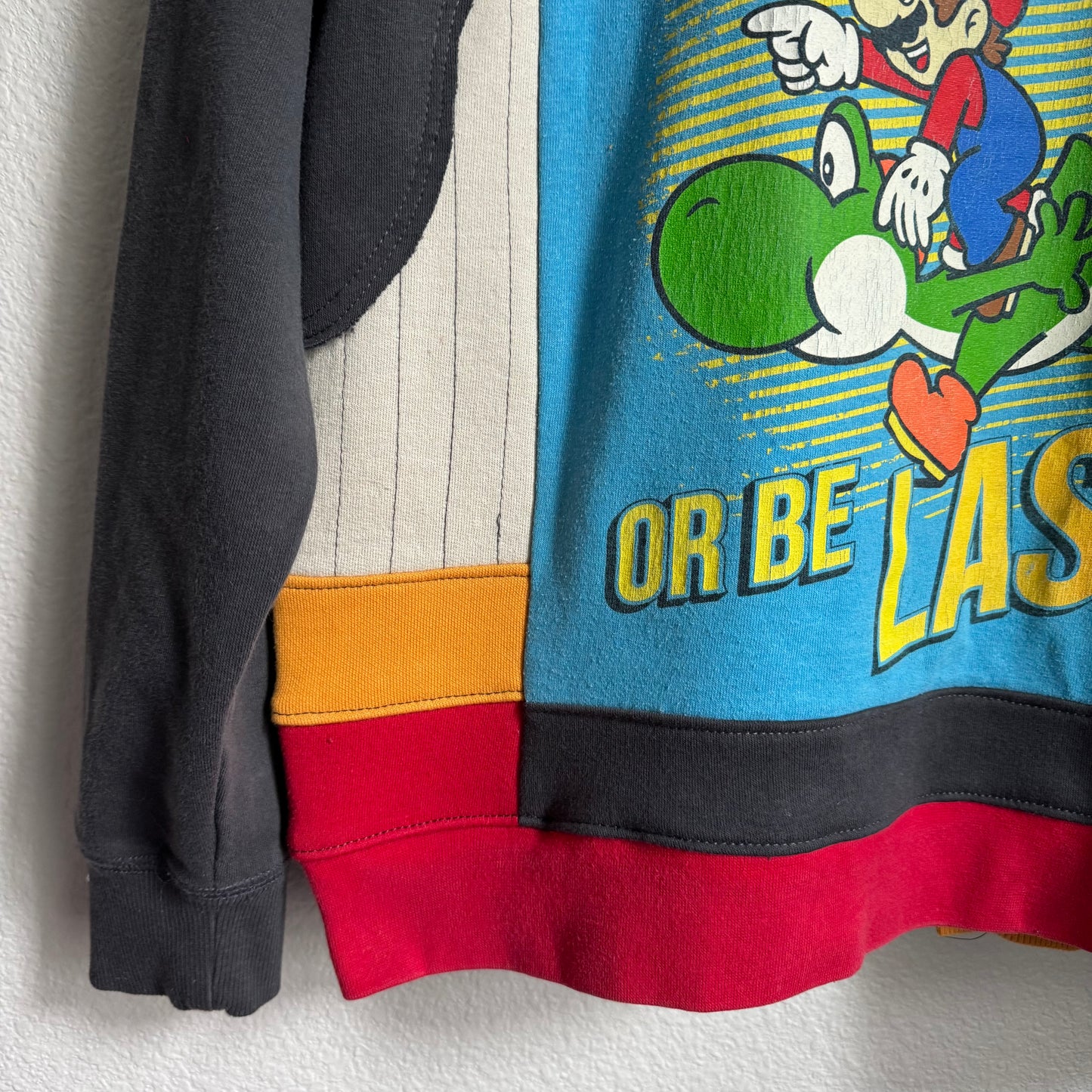 SUPER MARIO COLOR BLOCK CREWNECK