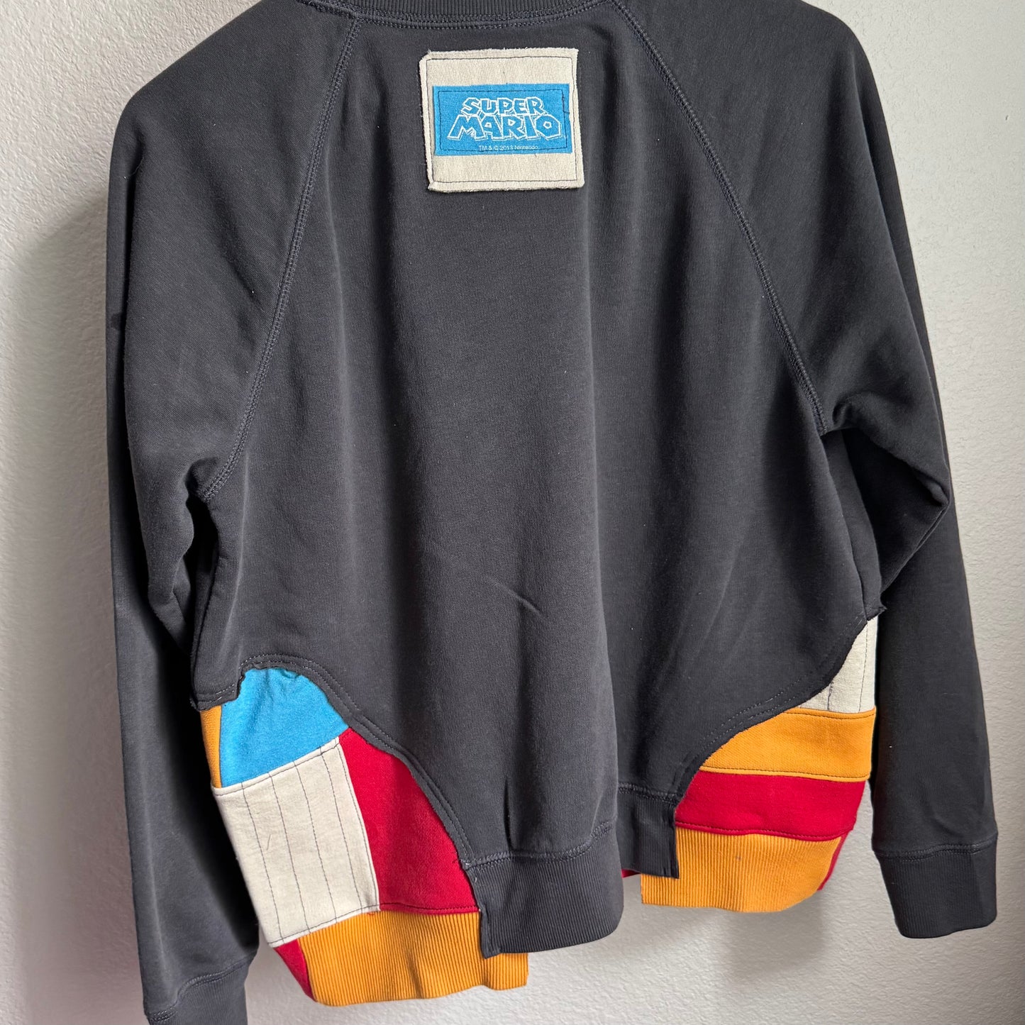 SUPER MARIO COLOR BLOCK CREWNECK