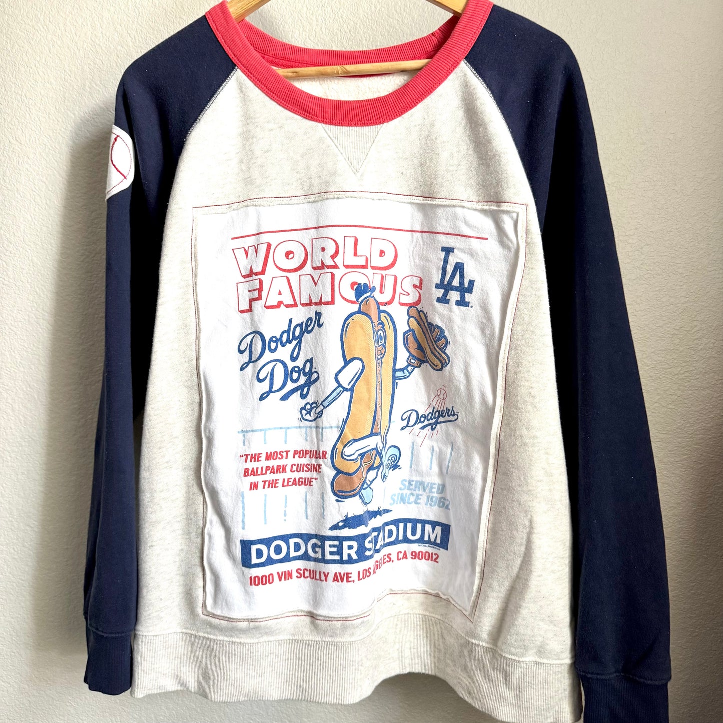 LA DODGER DOG CREWNECK
