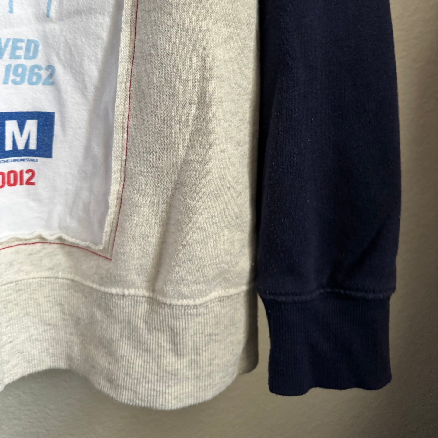 LA DODGER DOG CREWNECK