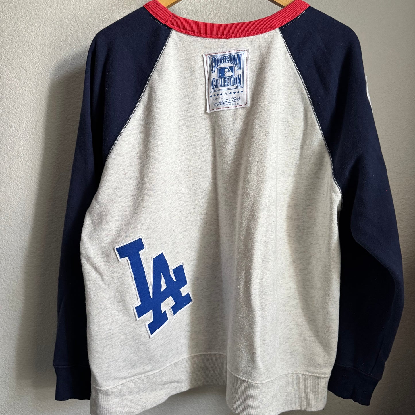 LA DODGER DOG CREWNECK