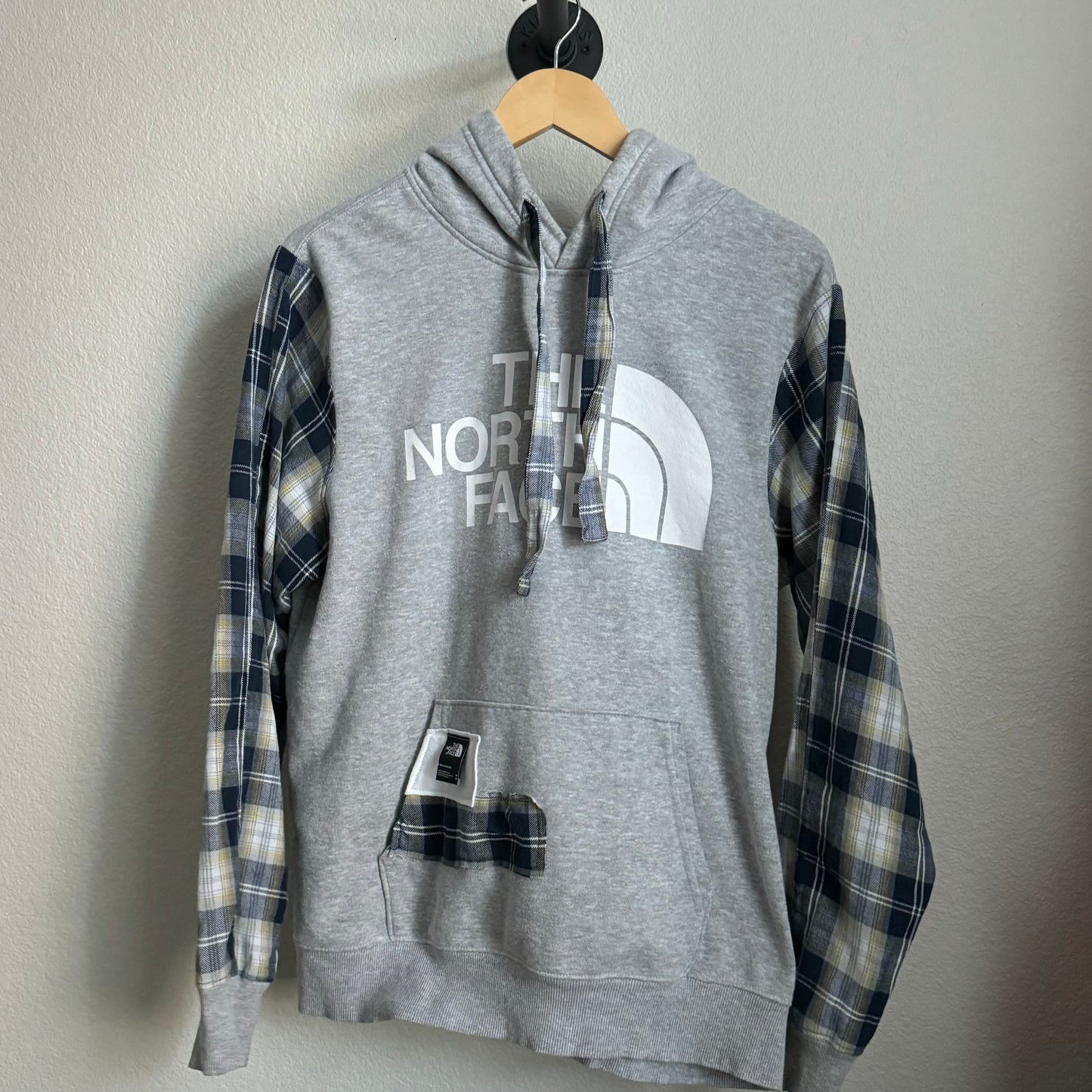 GRAY + NAVY FLANNEL NORTH FACE HOODIE/SHORTS SET