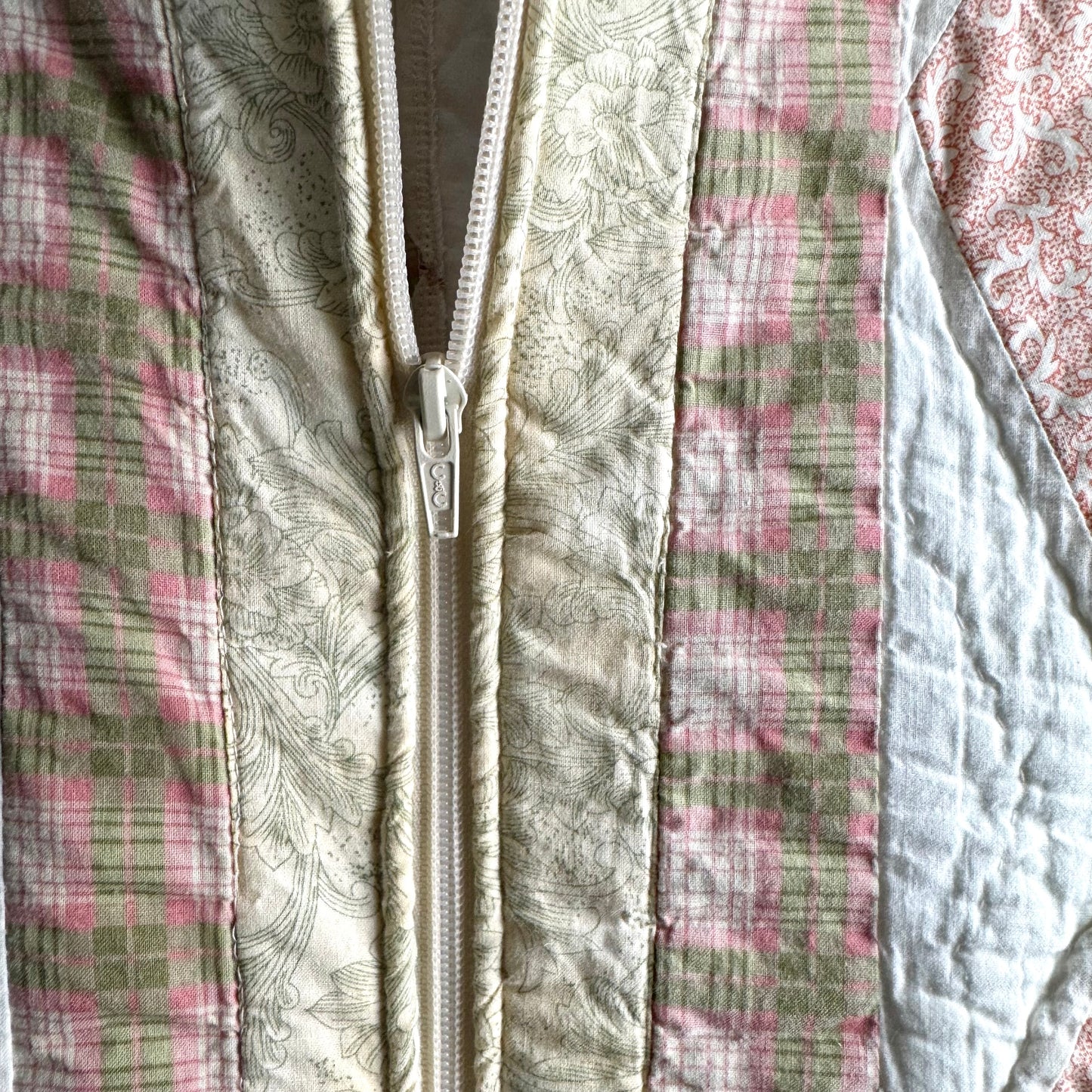 FLORAL + PLAID QUITED VEST